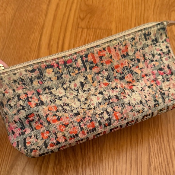 FENDI Zucchino Vitello Floral Forever Cosmetic Pouch - Picture 2 of 15